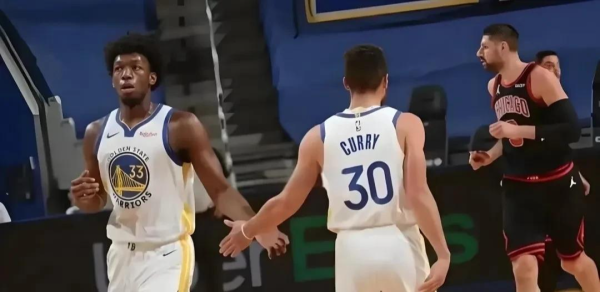 Pacers đã ký lại Wiseman tro